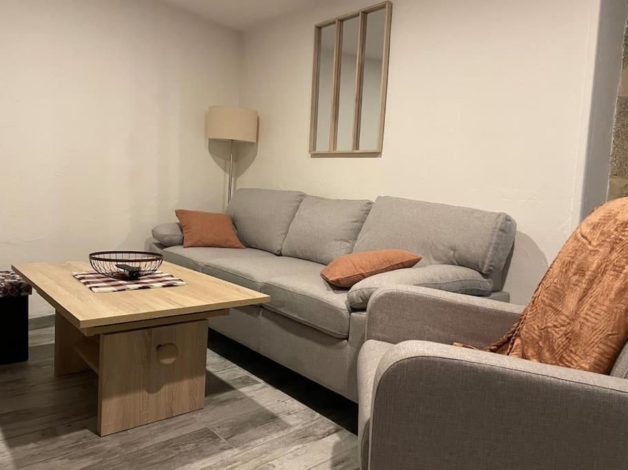 アランソンLa Maisonnette Du Chateauアパートメント エクステリア 写真